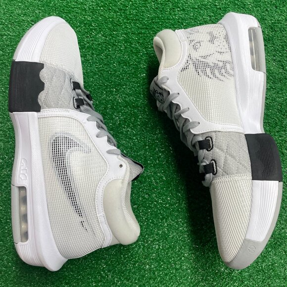 Athletic_Shoes